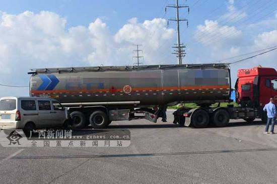 安全放首位！红岩杰狮车罐一体智能危化车，精准洞察行业核心需求